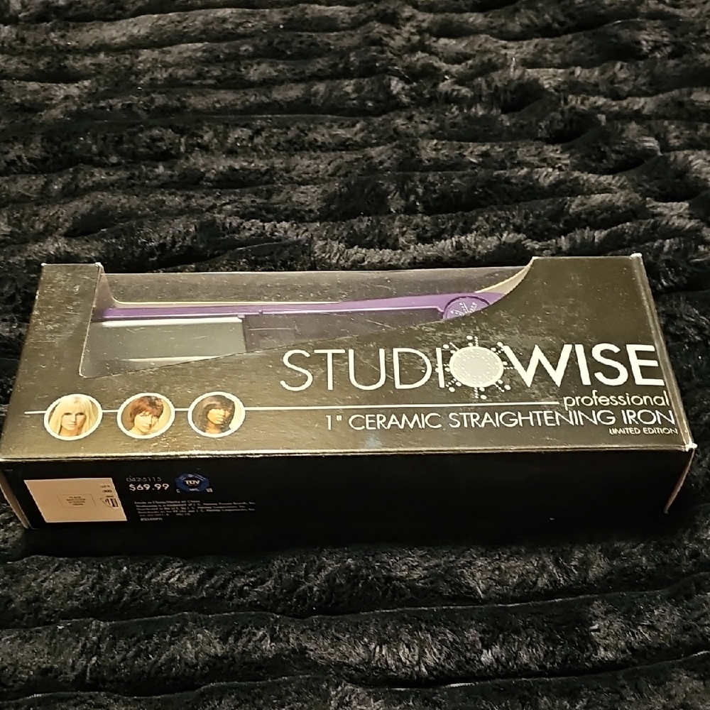 Studio Wise Purple Ceramic Straightening Iron
